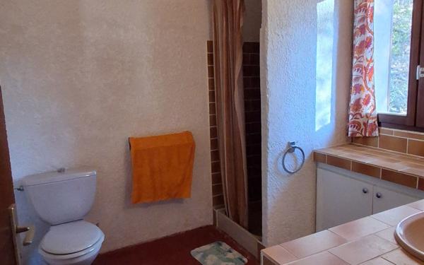 Maison à vendre    5 pièces •  Esparron-de-Verdon