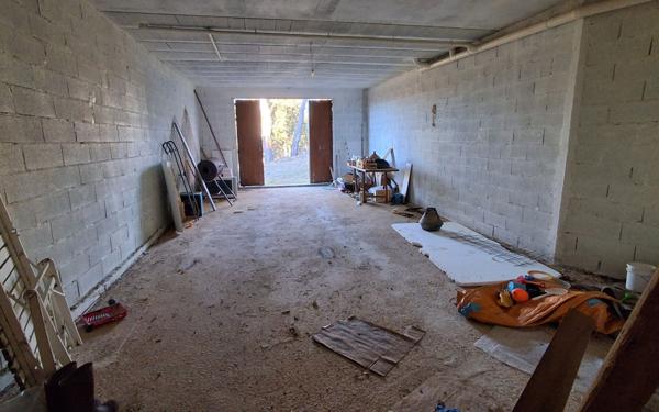 Maison à vendre    5 pièces •  Esparron-de-Verdon