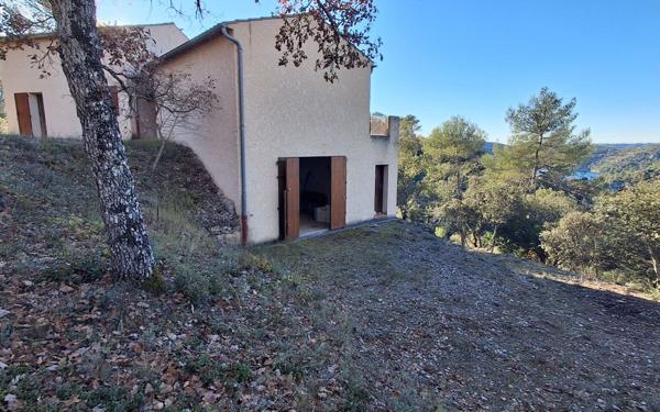 Maison à vendre    5 pièces •  Esparron-de-Verdon