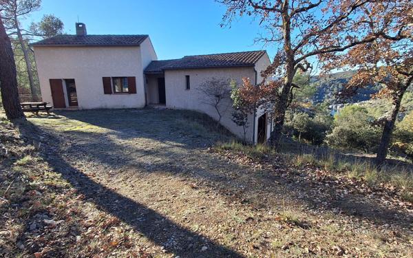 Maison à vendre    5 pièces •  Esparron-de-Verdon