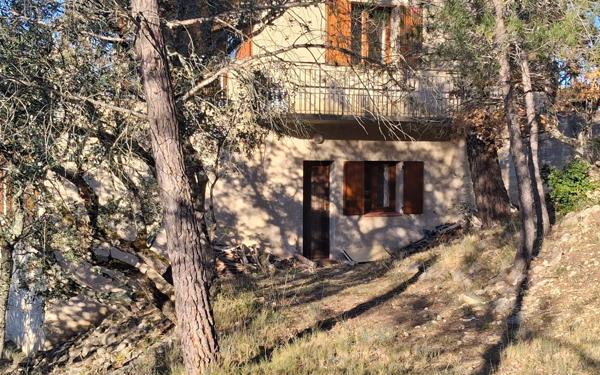 Maison à vendre    5 pièces •  Esparron-de-Verdon