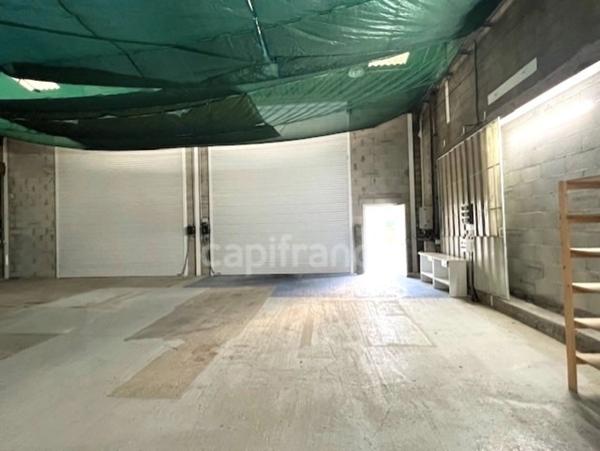 Dpt Charente Maritime (17), à louer PONS Bâtiment