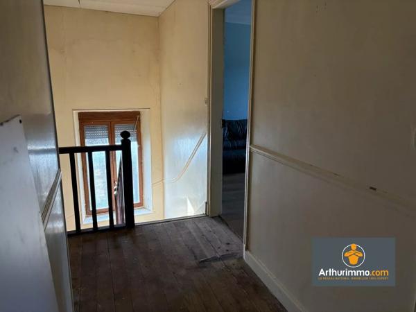 Vente                                                      Maison de village
                        
                     5 pièces                      90 m2                     à Sissonne