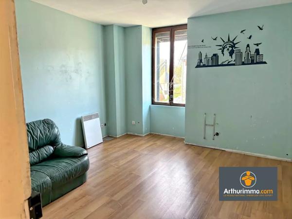 Vente                                                      Maison de village
                        
                     5 pièces                      90 m2                     à Sissonne