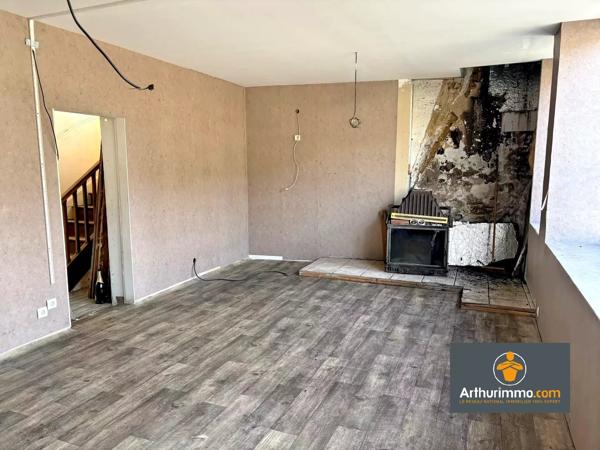 Vente                                                      Maison de village
                        
                     5 pièces                      90 m2                     à Sissonne