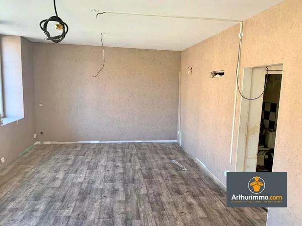 Vente                                                      Maison de village
                        
                     5 pièces                      90 m2                     à Sissonne