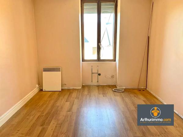 Vente                                                      Maison de village
                        
                     5 pièces                      90 m2                     à Sissonne