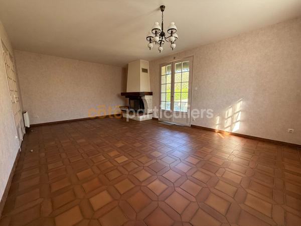 Vente Maison135 m² - 7 Pièces - SAINT AMAND MONTROND (18200)