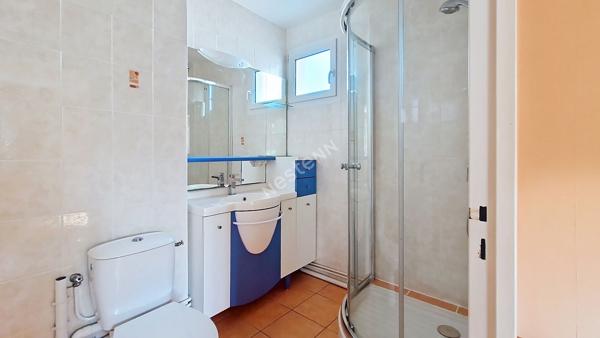 Appartement lumineux avec grand balcon, cave et parking ? Un bien à découvrir absolument - Rare sur le marché !