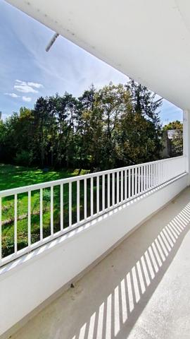 Appartement lumineux avec grand balcon, cave et parking ? Un bien à découvrir absolument - Rare sur le marché !
