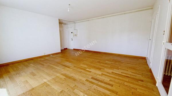 Appartement lumineux avec grand balcon, cave et parking ? Un bien à découvrir absolument - Rare sur le marché !