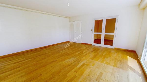 Appartement lumineux avec grand balcon, cave et parking ? Un bien à découvrir absolument - Rare sur le marché !