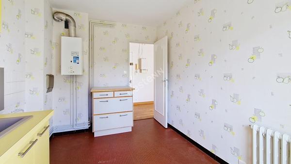 Appartement lumineux avec grand balcon, cave et parking ? Un bien à découvrir absolument - Rare sur le marché !