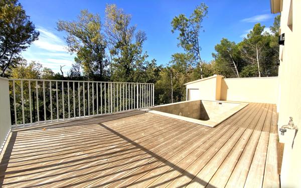 Maison à vendre    5 pièces •  Loriol-du-Comtat