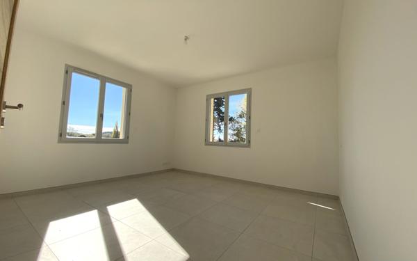 Maison à vendre    5 pièces •  Loriol-du-Comtat