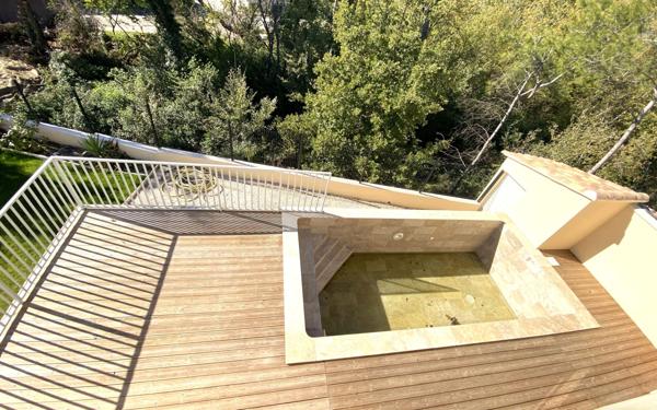 Maison à vendre    5 pièces •  Loriol-du-Comtat