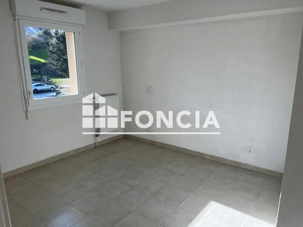 Location Appartement 2 pièces 38.55 m² - 161 RUE LOUIS JULIENNE Granville 50400