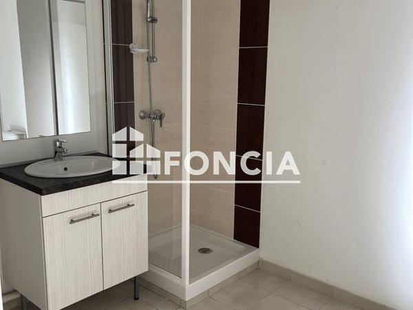 Location Appartement 2 pièces 38.55 m² - 161 RUE LOUIS JULIENNE Granville 50400