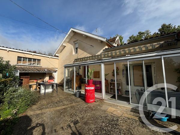Maison à vendre  5 pièces - 105 m 2   RUELLE SUR TOUVRE  - 16