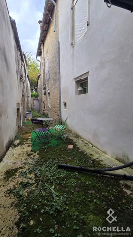 Maison de ville avec petite cour