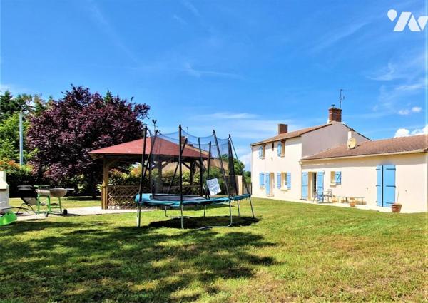 SAINT PERE EN RETZ, beaucoup de potentiel pour cette longère avec dépendances