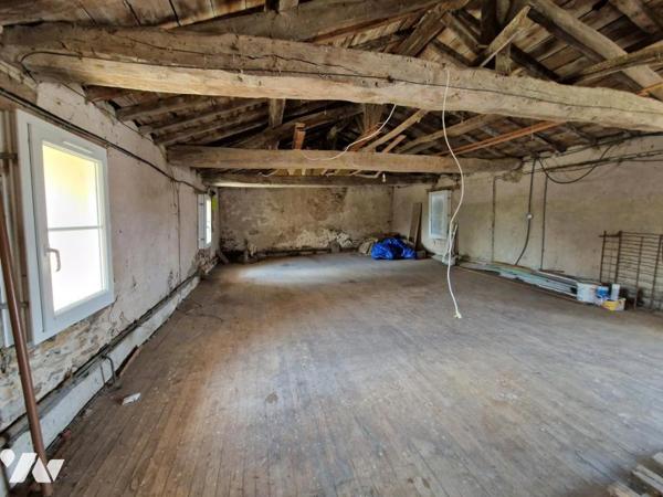 SAINT PERE EN RETZ, beaucoup de potentiel pour cette longère avec dépendances