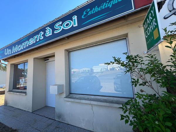 Ensemble de 3 Locaux Commerciaux à Confolens 383 m² avec Parking