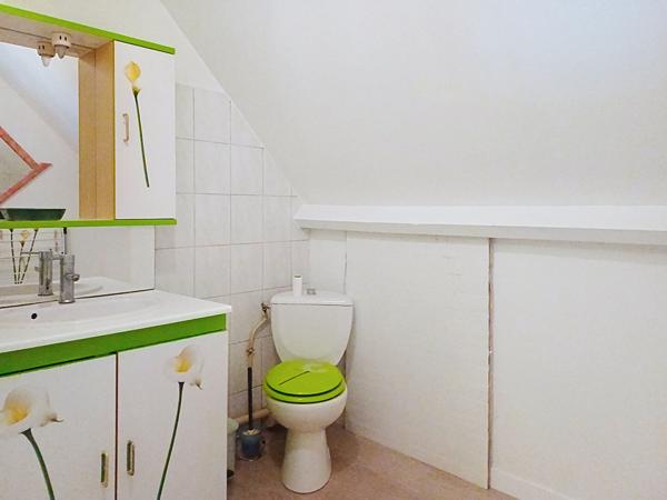 Maison familiale en hameau avec jardin et dépendance à 25 minutes d ela gare d'Angers.