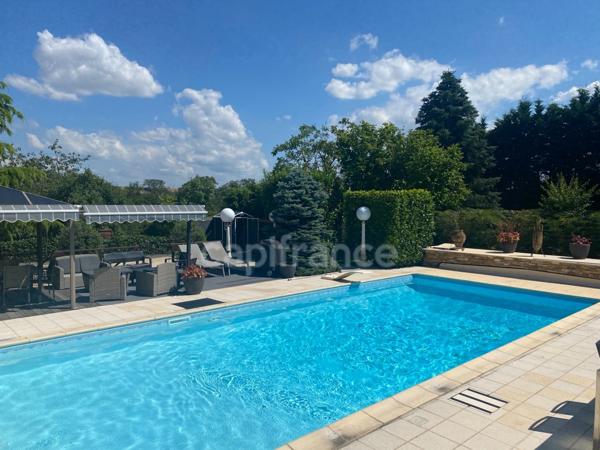 Maison à vendre 7 pièces AUXERRE (89) 167 m2 Piscine Terrain de 2300 m2 Dépendance