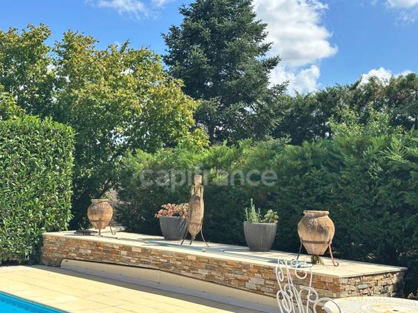 Maison à vendre 7 pièces AUXERRE (89) 167 m2 Piscine Terrain de 2300 m2 Dépendance