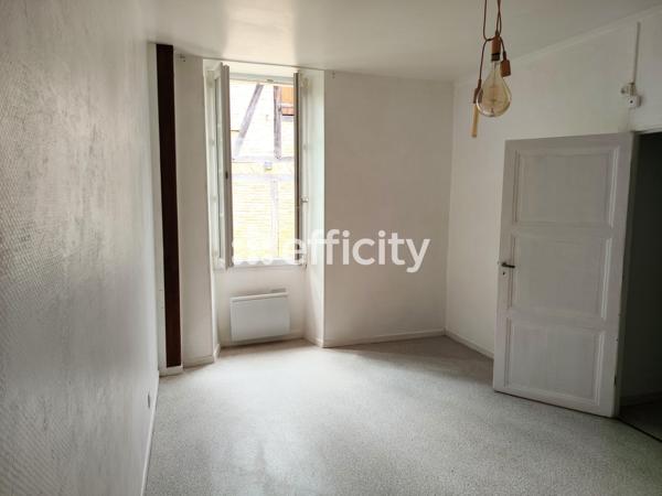 Maison
         3 pièces
        - 58 m² 66 000 € *