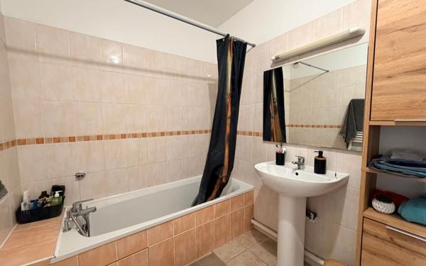 Appartement à vendre    3 pièces • 66,81 m2 Livron-sur-Drôme