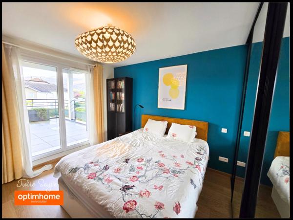 Maison individuelle de 126 m² à Cessy avec terrasse et jardin, garage motorisé et place de parking