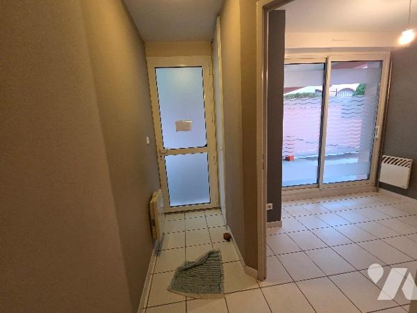 YVETOT CENTRE, local commercial d'~49,80m² une place de parking.