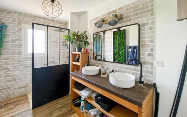 Maison à vendre    5 pièces •  Barry-d'Islemade