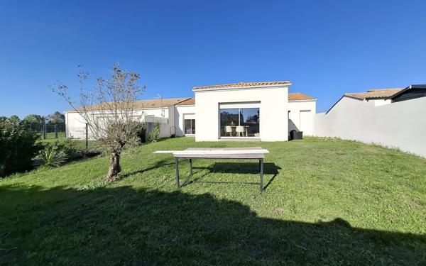 Maison à vendre    4 pièces •  Médis