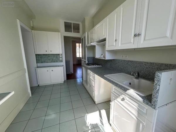 Location - Appartement Bourg-en-Bresse 01000 4 pièces 91 m 2