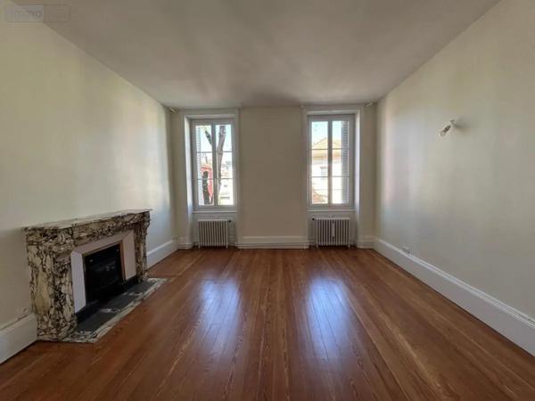 Location - Appartement Bourg-en-Bresse 01000 4 pièces 91 m 2