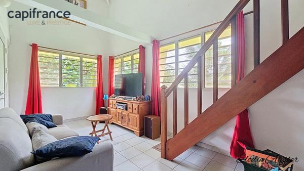Propriété vue montagnes 12 pièces composée d'une villa et 1 maison créole