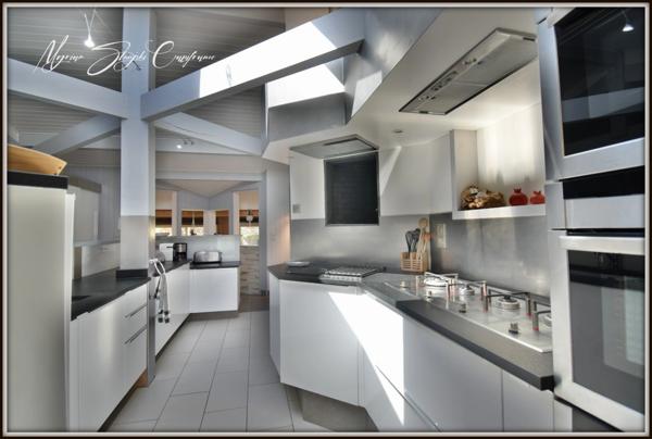 Maison à vendre  de 9 pièces  (40) de 220 m² avec dépendances, proche lac de Soustons