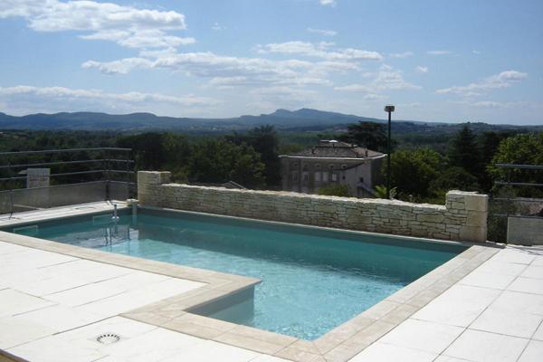 MAISON D'EXCEPTION AVEC VUE PANORAMIQUE, PISCINE, TERRAIN ARBORÉ ET PRESTATIONS DE GAMME QUALITÉ6 pièce(s) 124.24 m2