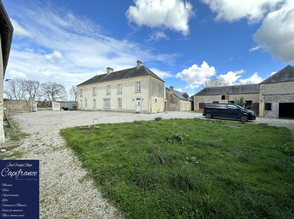 ISIGNY SUR MER, propriété divisée en trois habitations pour une surface de 350 m² avec boxs et dépendances !!!