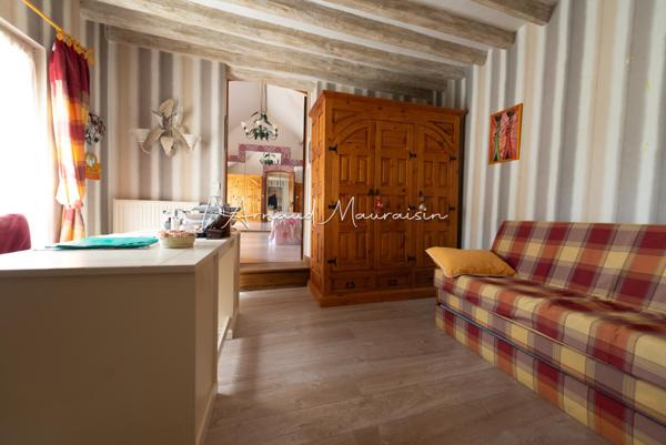 Propriété en pierre au coeur de village !