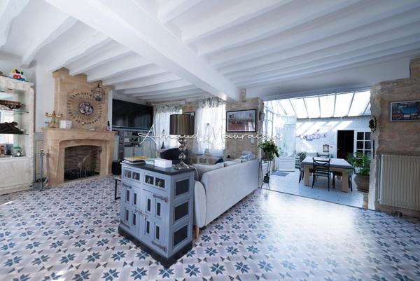 Propriété en pierre au coeur de village !