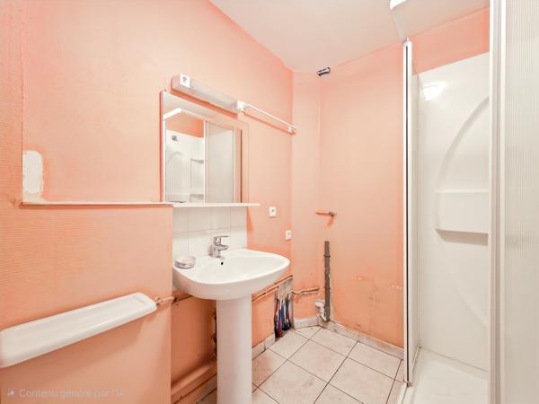 Maison
         5 pièces
        - 94 m² 95 000 € *