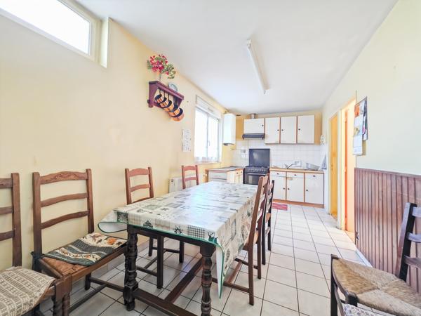 Maison
         5 pièces
        - 94 m² 95 000 € *