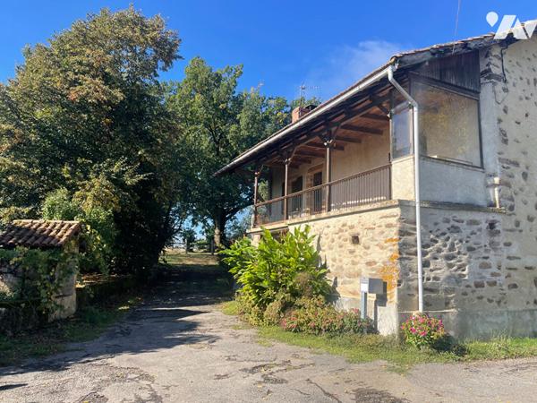 Maison en pierre avec 5 chambres au calme