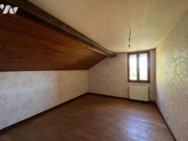 Maison en pierre avec 5 chambres au calme