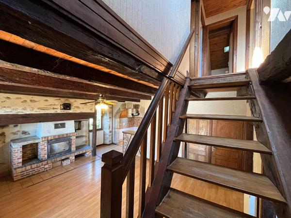 Maison en pierre avec 5 chambres au calme