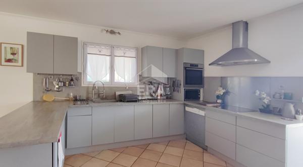 Maison Vernègues 9 pièce(s) 208 m2